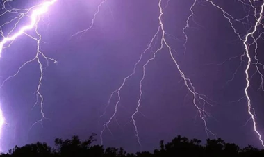 TARİXİ HADİSƏ: Alimlər ildırımın istiqamətini dəyişdi - FOTO