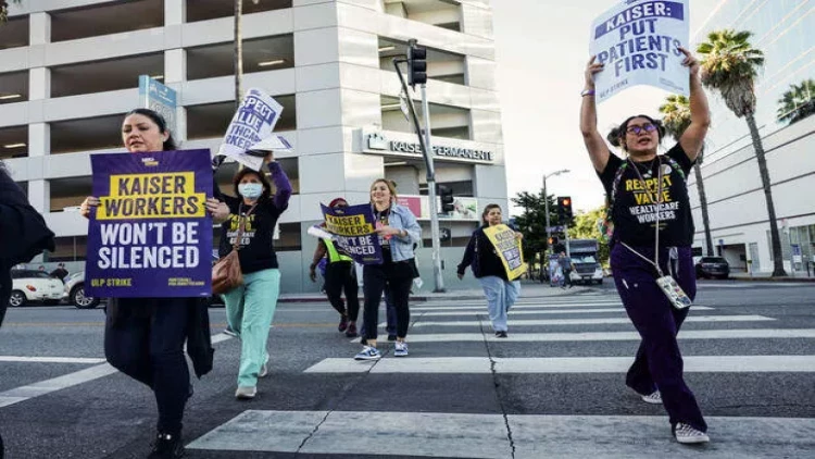 75 minə yaxın tibb işçisi etiraz edərək işdən çıxdı