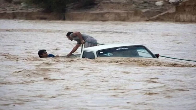 Daşqınlar yüzlərlə insana ziyan vurdu