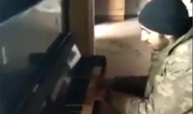 Bu gün şəhid olan Əzizbəy həmin əsgər imiş... - VİDEO