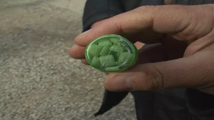 Bakıda məktəbin yaxınlığında narkotik satan şəxs ƏLƏ KEÇDİ - YENİLƏNİB - FOTO