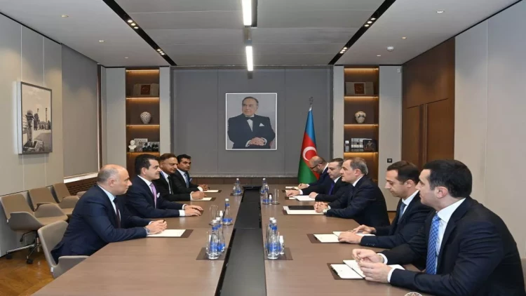 Ceyhun Bayramov İSESCO-nun baş direktoru ilə görüşüb