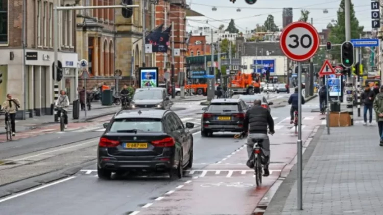 Bu şəhərdə maşınların sürət həddi saatda 30 kilometrə endirildi