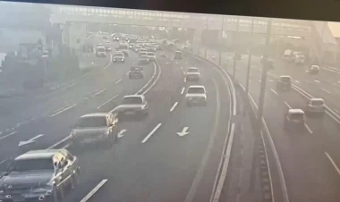 Keçidə girmədən yolu keçən piyadanı maşın vurdu - VİDEO