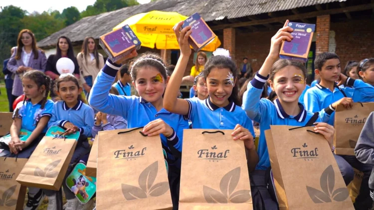 “Final” çay markası ucqar kəndin şagirdlərini sevindirib - FOTO