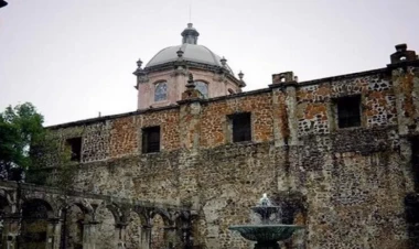 Kilsənin damı uçdu - 5 ölü