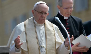 Roma Papası Azərbaycan və Ermənistanı dialoqa çağırdı