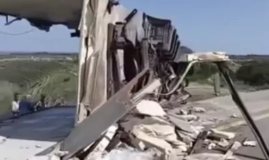 Bakı-Quba yolunda ağır qəza, ölən var - VİDEO