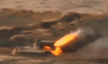 Əsgərimizin cəsarəti erməniləri ŞOKA SALDI: yanan texnikanı... - VİDEO