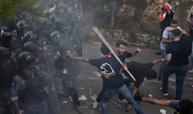 Ermənilər səfirliyimizə hücum etdi - Yaralananlar var - FOTO