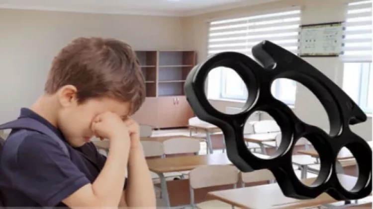 Salyanda məktəbdə şagirdi beşbarmaqla döydülər - FOTO