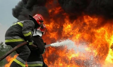 Bakıda sexdəki yanğın söndürüldü - YENİLƏNİB