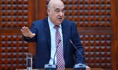 “Cır-cındır içində, dilənçi, ac...” - Çingiz Abdullayev əsəbləşdi