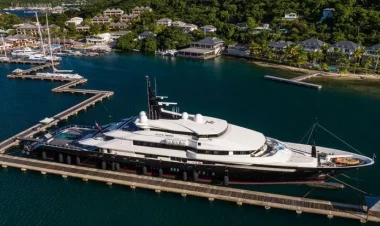 Oliqarxın yaxtası sakinlər üçün kabusa çevrildi - FOTO