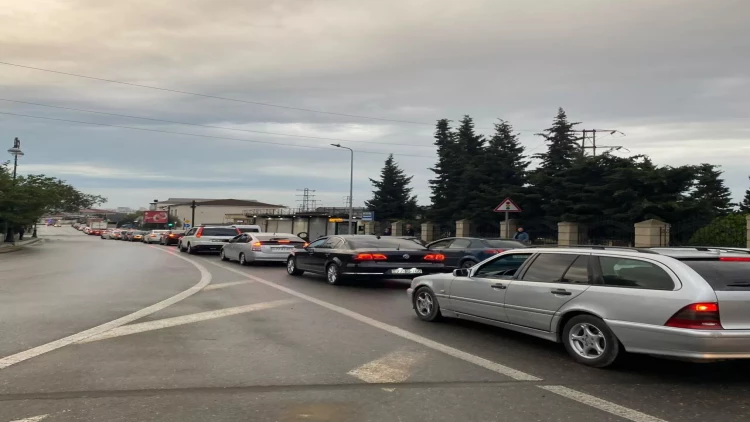 Bakının ən tıxaclı yolu - 6 kəndi birləşdirən şose... - FOTO