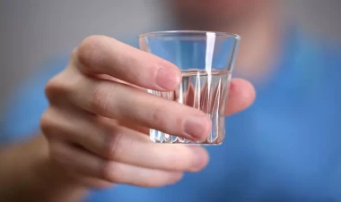 Balakəndə gənc oğlan sirkə turşusu içdi