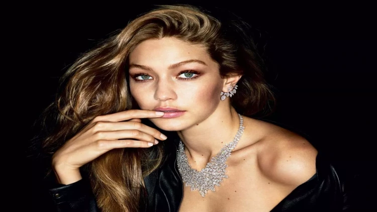 Cici Dəniz kənarında bikinidə poza verdi - FOTO