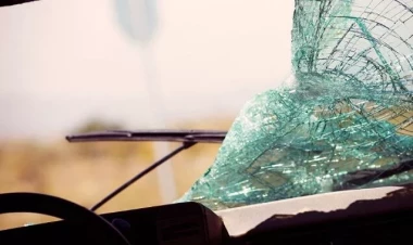 Sərnişin avtobusu “KamAZ”la toqquşdu: ÖLƏN VAR