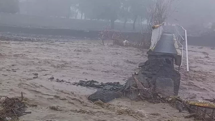 Zaqatalada körpünü sel apardı - FOTO