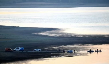 Türkiyədə helikopter su anbarına düşdü