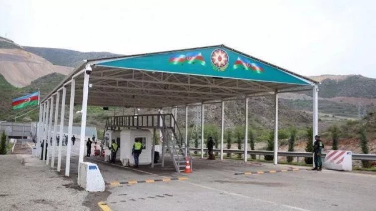 Erməniəsilli şəxslər “Laçın” SBM-dən növbəti dəfə sərbəst keçdilər