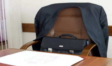 Yüksək vəzifəli məmur işdən çıxarıldı