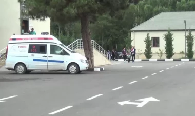 Yeni doğulmuş körpə küçəyə atıldı - VİDEO