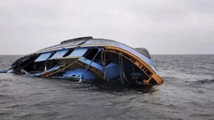 Sərnişin qayığı batıb, 11 nəfər ÖLDÜ