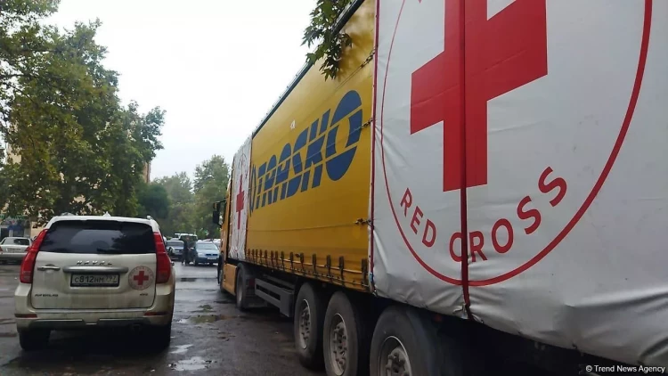 Rusiyadan göndərilən ərzaq dolu yük avtomobili Xankəndiyə keçidi hələ də gözləyir - FOTO