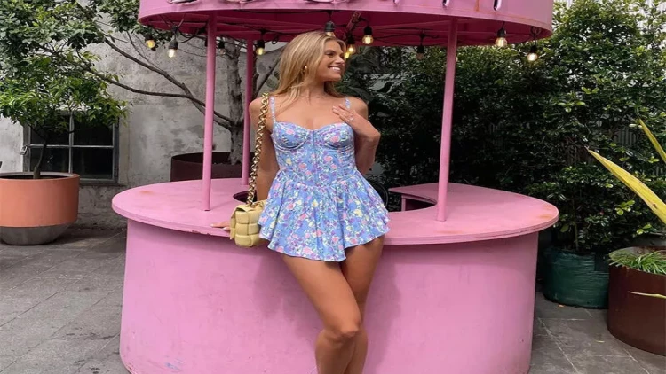 Evli modelin çılpaq şəkilləri müzakirə yaratdı - FOTO