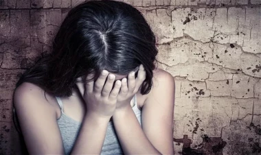 14 yaşlı qızı diri-diri yandırdılar - FOTO