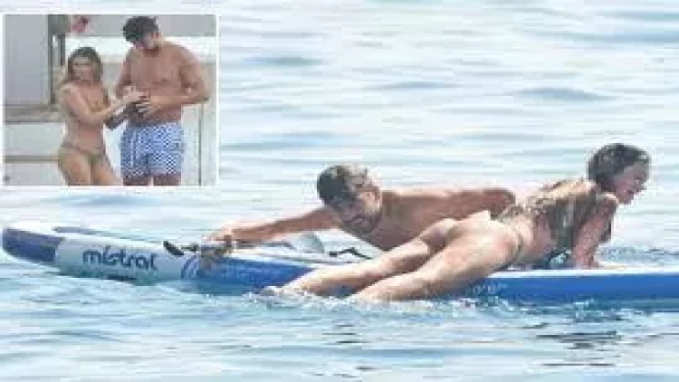 Pikenin 24 yaşlı sevgilisi ilə əyləncəli anları - FOTO