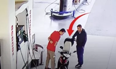 YDM-də qorxulu anlar - Mopedin oturacağının altından görün nə çıxdı - FOTO