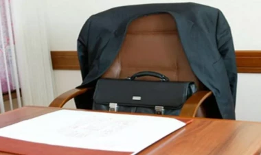 Daha bir icra başçısının müavini işdən çıxarıldı