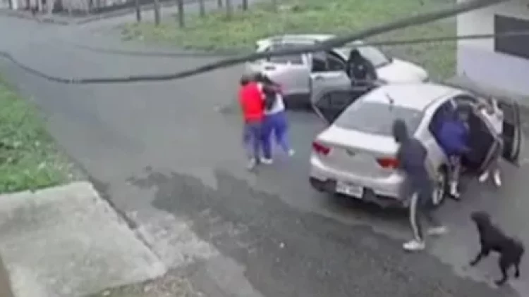 12 yaşlı qızı məktəbin qarşısından belə qaçırdılar - Anbaan VİDEO