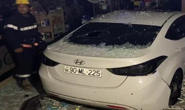 Bakıda kişi keçmiş arvadının maşınını qaçırıb mağazaya çırpdı - VİDEO - FOTO