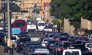 Bu yolda təmirə görə tıxac yarandı