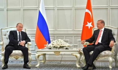 Putin Ərdoğana onun haqqında çəkilən filmi təqdim edib