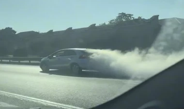 Bakıda qəribə görüntü - hava limanı yolunda... - VİDEO