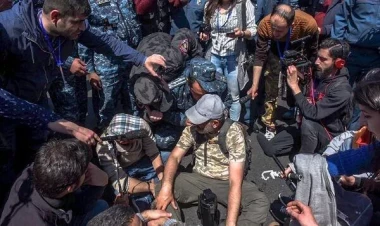 Paşinyanın aşınan dayağı - İrəvanda Qərb mehini Şimal küləyi əvəz edə bilər