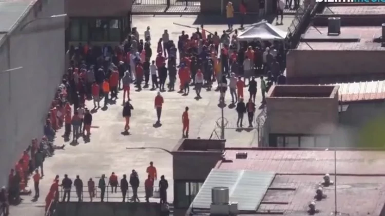 Ekvador həbsxanasında ÜSYAN – Mühafizəçilər girov götürüldü – VİDEO