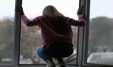 Xırdalanda 15 yaşlı qız faciəli şəkildə vəfat etdi