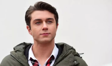 Son qonorarını bağışladı