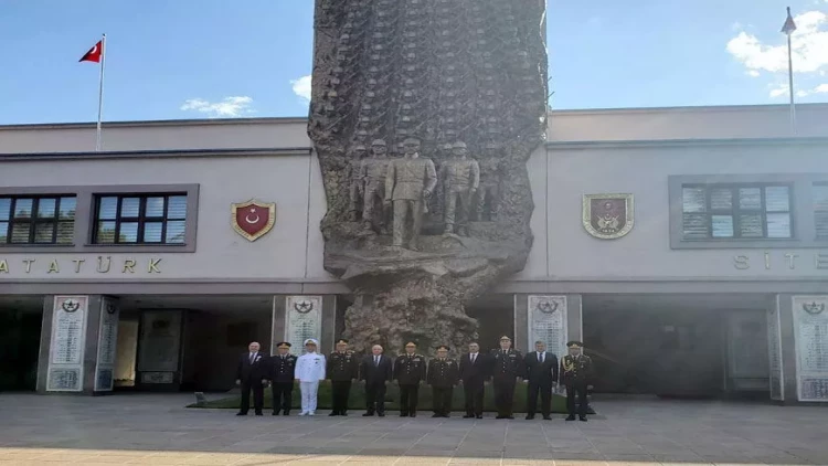 Zakir Həsənov Türkiyənin Quru Qoşunları məktəbinin buraxılış mərasimində - FOTO