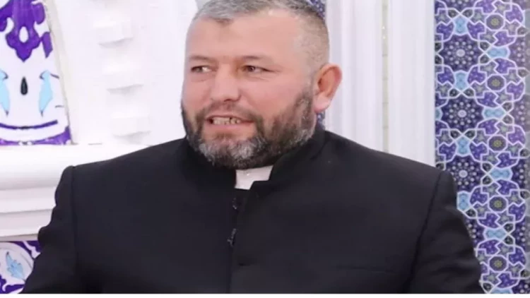 Narkotik satan axund MƏHKƏMƏ QARŞISINA ÇIXARILDI