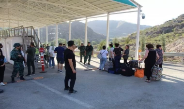 Qarabağlı ermənilərin köçü sürətləndi: Səbəblər və nəticələr