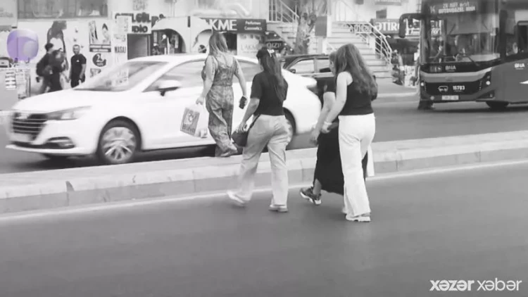 Piyada keçidində bir neçə dəqiqəni itirməklə ömrünüzü UZADA BİLƏRSİNİZ.. - VİDEO