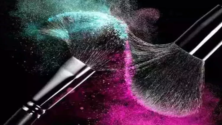 Makiyaj vasitələrində gizlənən infeksiya: Tez-tez təmizləməsəniz