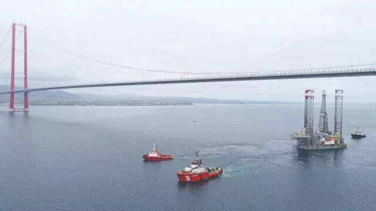 Çanaqqala boğazı hər iki istiqamətdə bağlandı