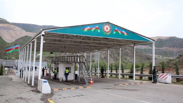 Erməni əsilli şəxslərin “Laçın” postundan sərbəst keçidi təmin olunub - VİDEO